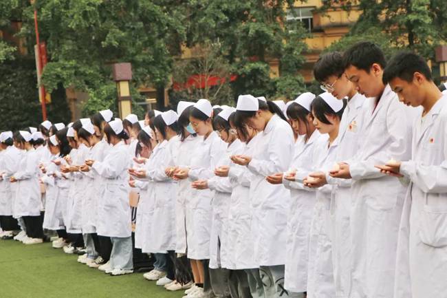 四川省成都卫生学校2024报名条件,招生要求,招生对象