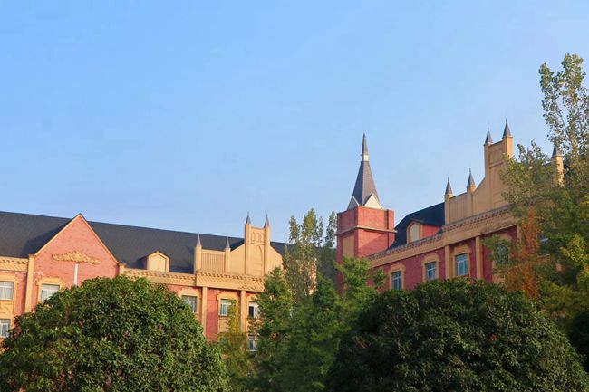 成都希望职业学校寝室照片_成都希望职业学校民办
