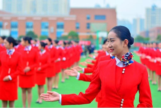 成都职业学校希望职业学校召开家校委员会